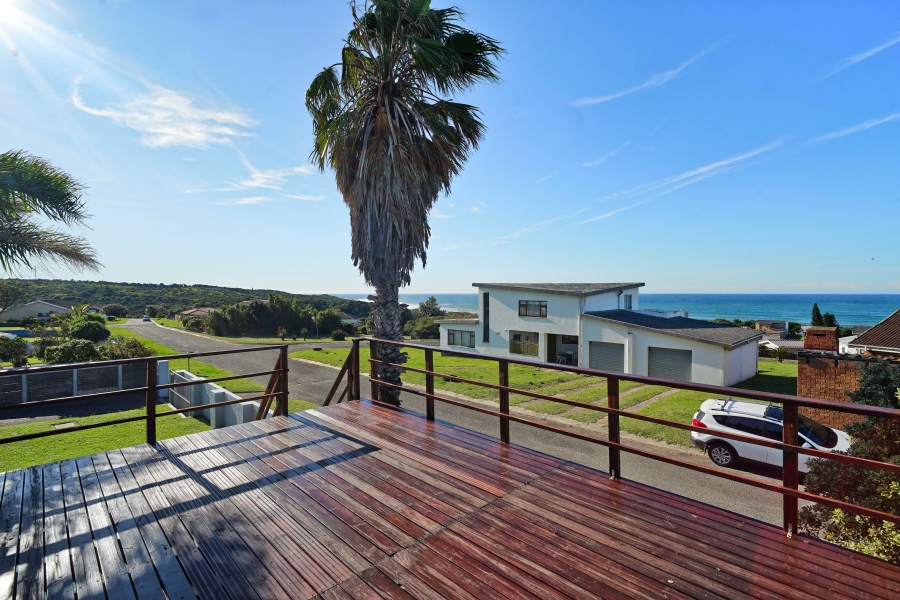 4 Bedroom Property for Sale in Kaysers Beach Eastern Cape